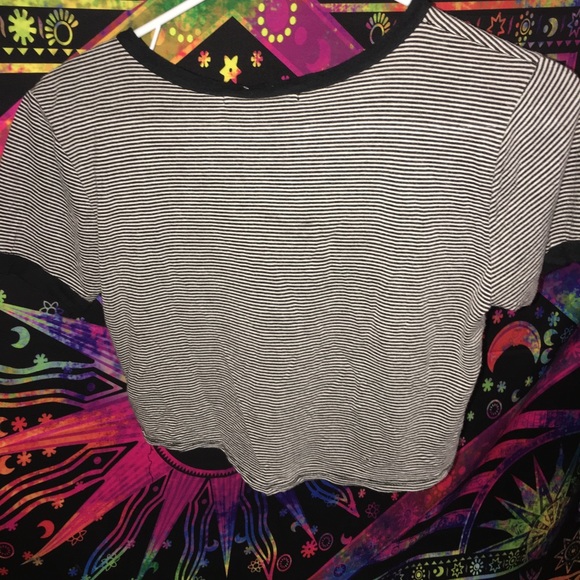 Striped Crop Top - Picture 2 of 2
